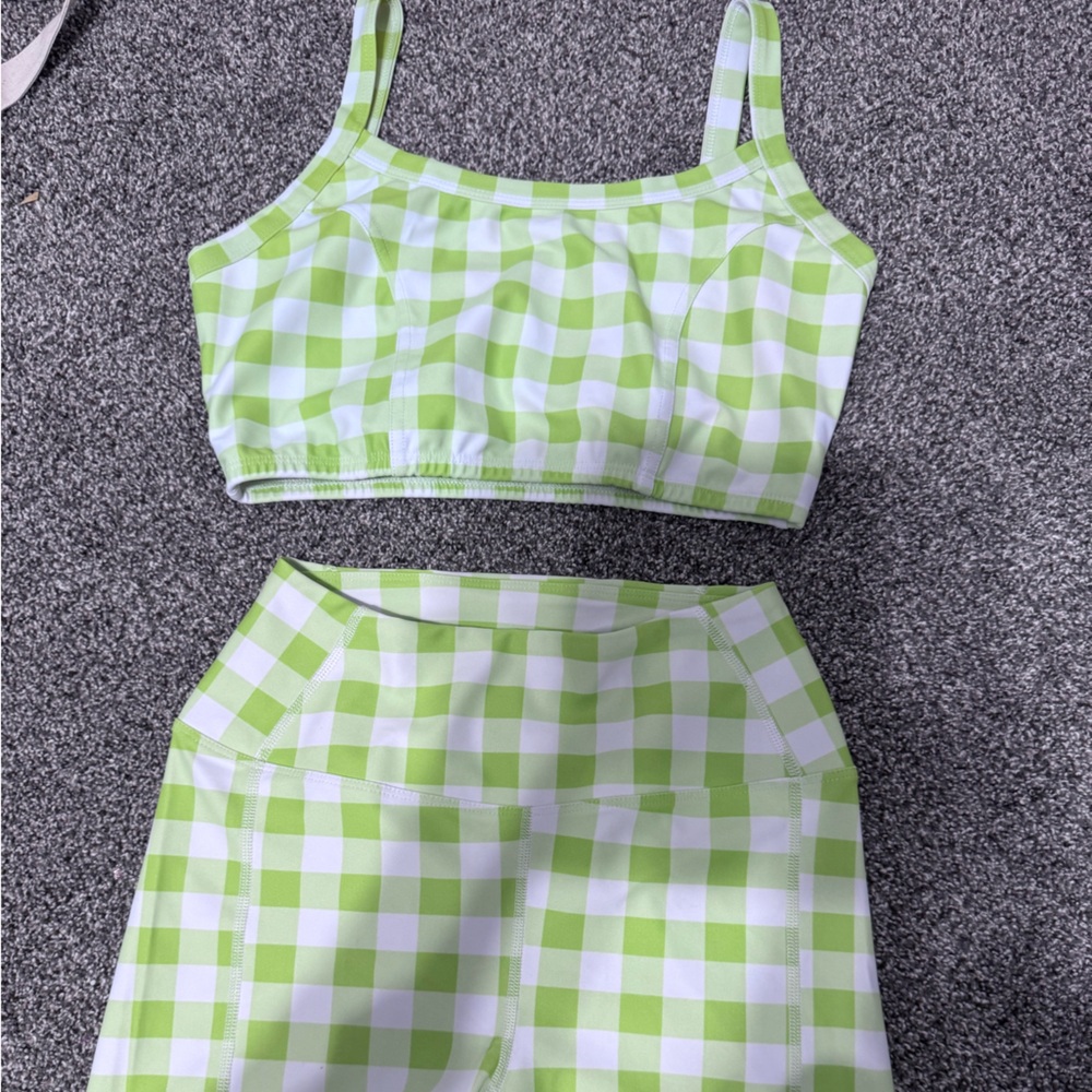 EUC💚YEAR OF OURS💚GINGHAM GREEN &WHITE SPORTS BRA & BIKER SHORTS SET